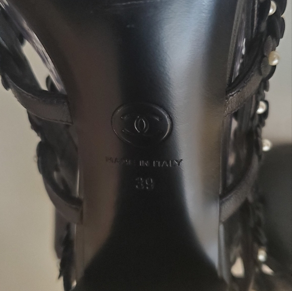 Authentic CHANEL Lambskin Pearl Embellished Camellia Leather Sandal- EU39/US8.5 - Picture 8 of 12